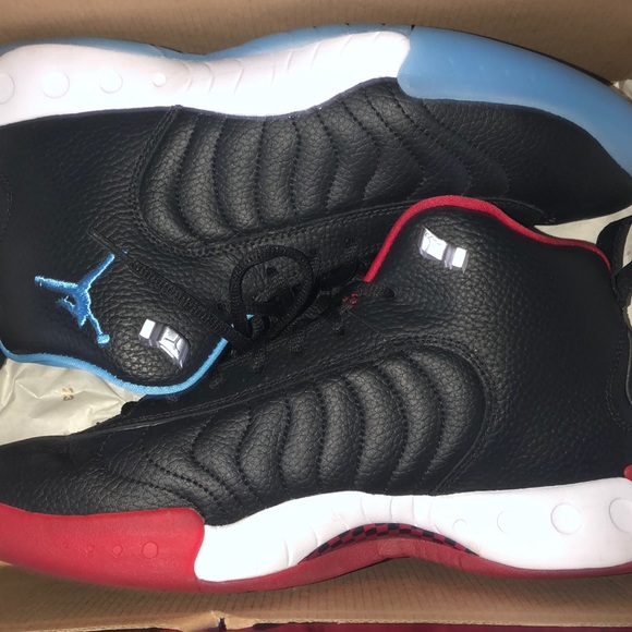 two different color jordans